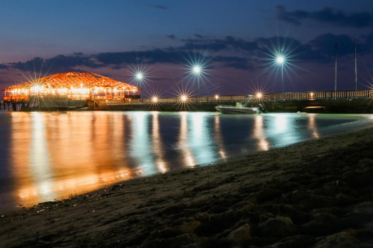 Klajdi Resort & Spa โกเลม ภายนอก รูปภาพ The port of Koper at night