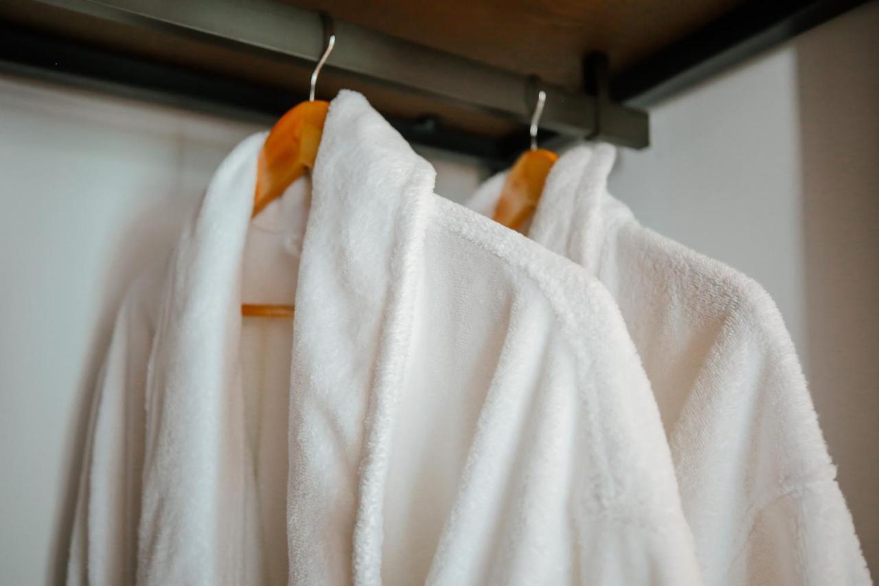Klajdi Resort & Spa โกเลม ภายนอก รูปภาพ A bathrobe