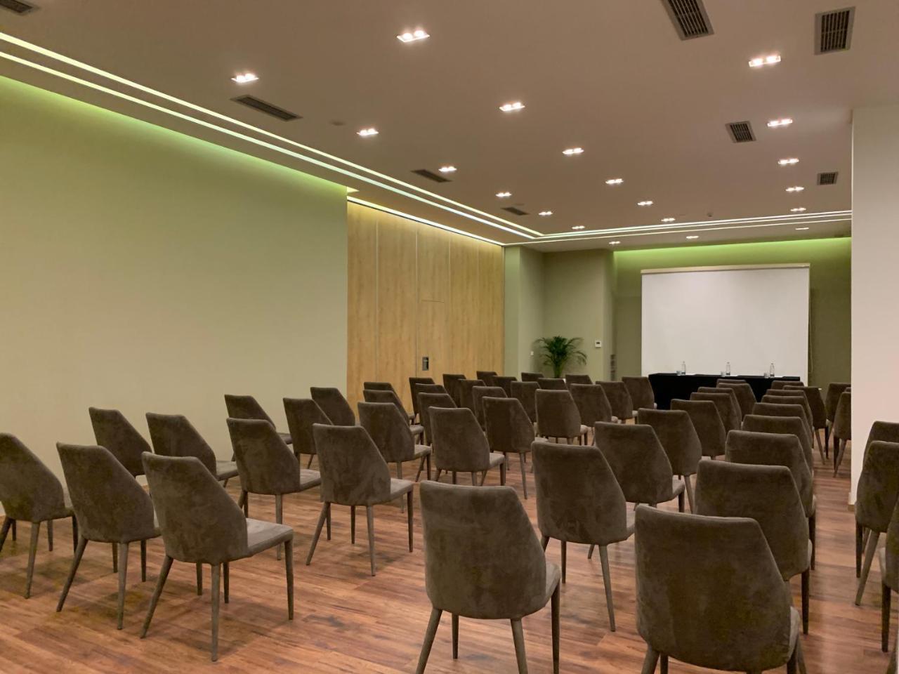 Klajdi Resort & Spa โกเลม ภายนอก รูปภาพ 3D rendering of a conference room